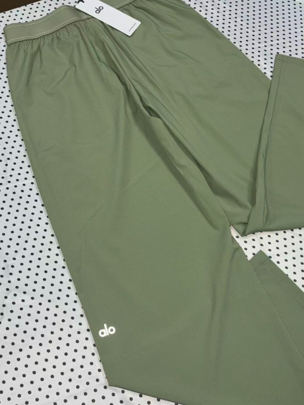 Alo Yoga Dune Grass💚Suit Up Trouser Regular Loose Fit Minimalist and Versatile - Picture 5 of 10